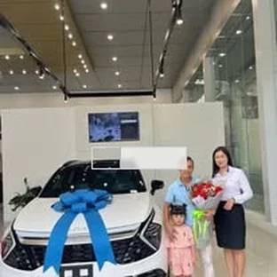 Kia Lào Cai - Khách hàng tham khảo xe thực tế tại Văn Bàn.