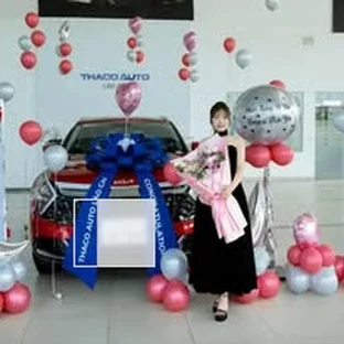 Kia Lào Cai - Hoạt động hỗ trợ khách chọn xe tại TP Lào Cai.